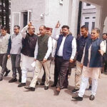 BJP MLAs staged a walkout from the House while shouting slogans against the government.